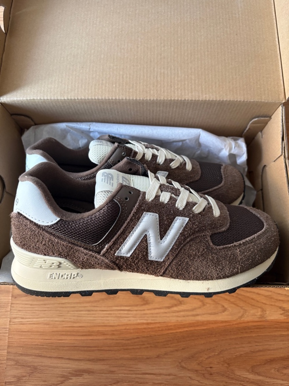 New Balance 574 Unisex Sneakers - Picture 2 of 4